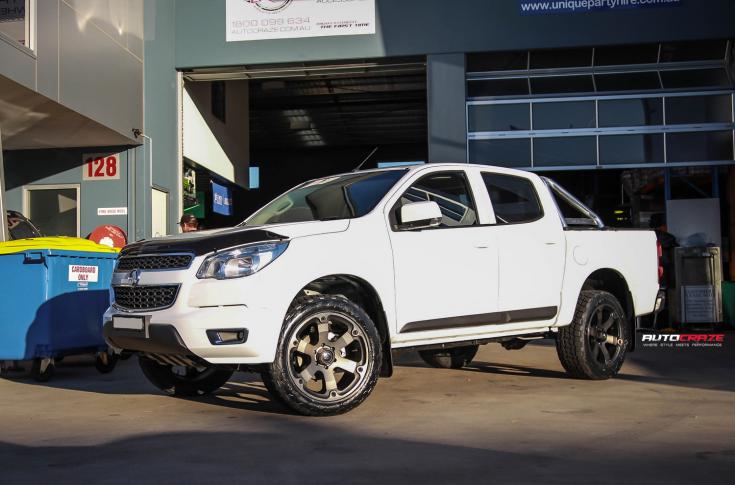 HOLDEN COLORADO BEAST BLACK & MACHINED WITH DARK TINT
